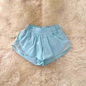 Lululemon Hotty Hot Short II *2.5"
Blue Glow size 2